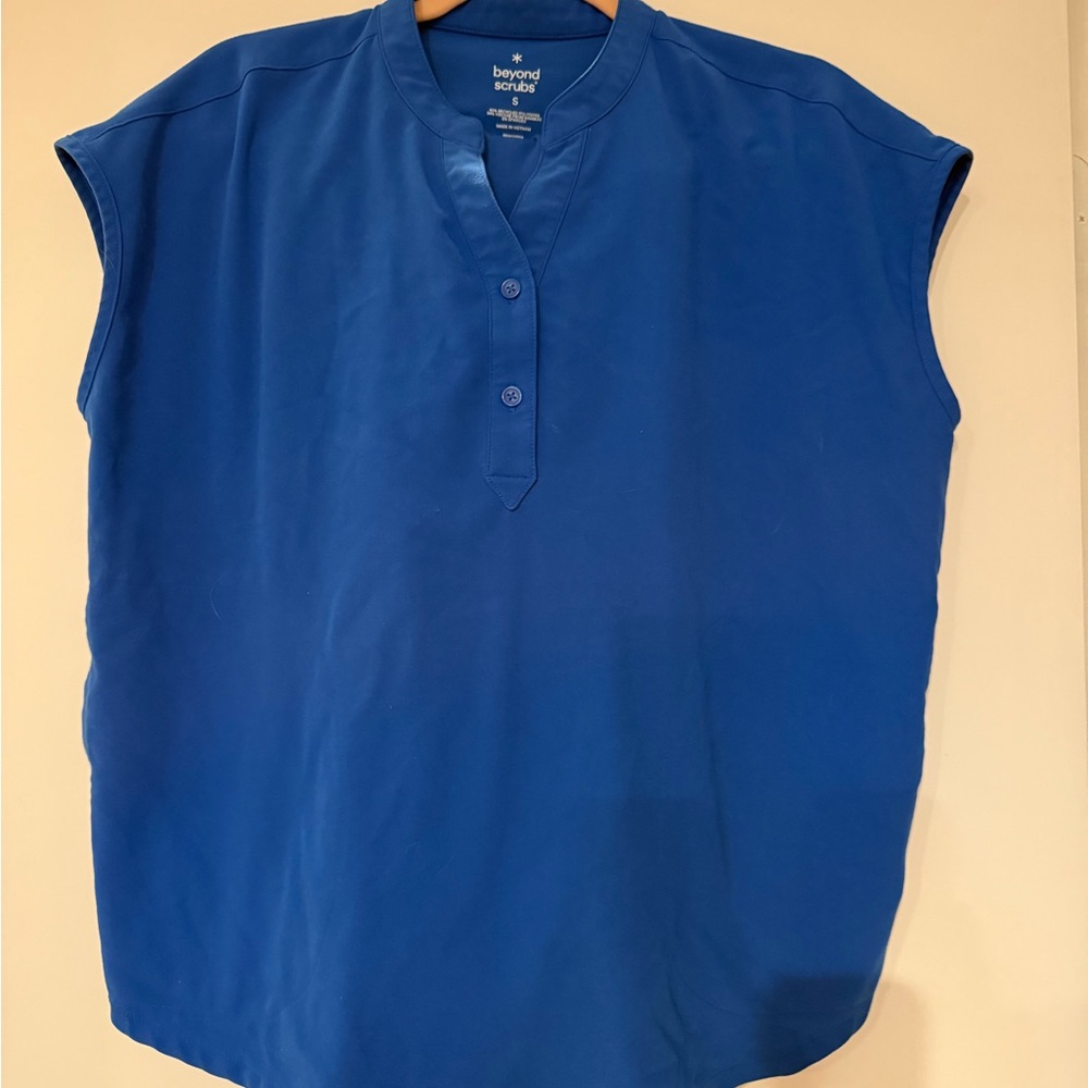 Women's Beyond Scrubs Blue Scrub Top/Bottoms.